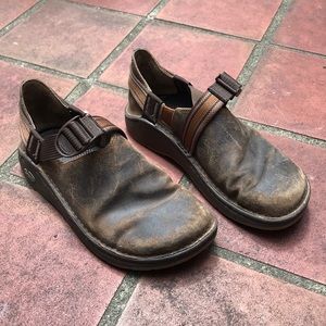 Chaco Closed-Toed. Men size 9.